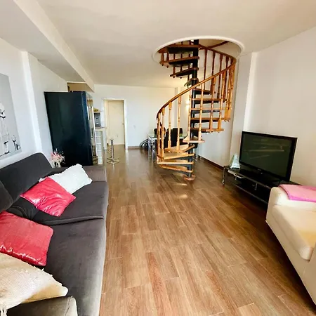 Ensuite Double With Sea View In A Shared In The Centre Of Santa Eularia - Close To The Beach *